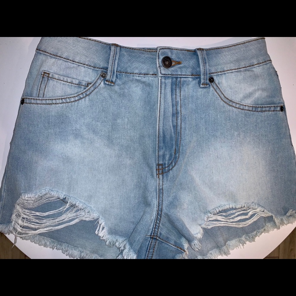💯SIZE 3 WOMEN’S VINTAGE JEAN SHORTS💯